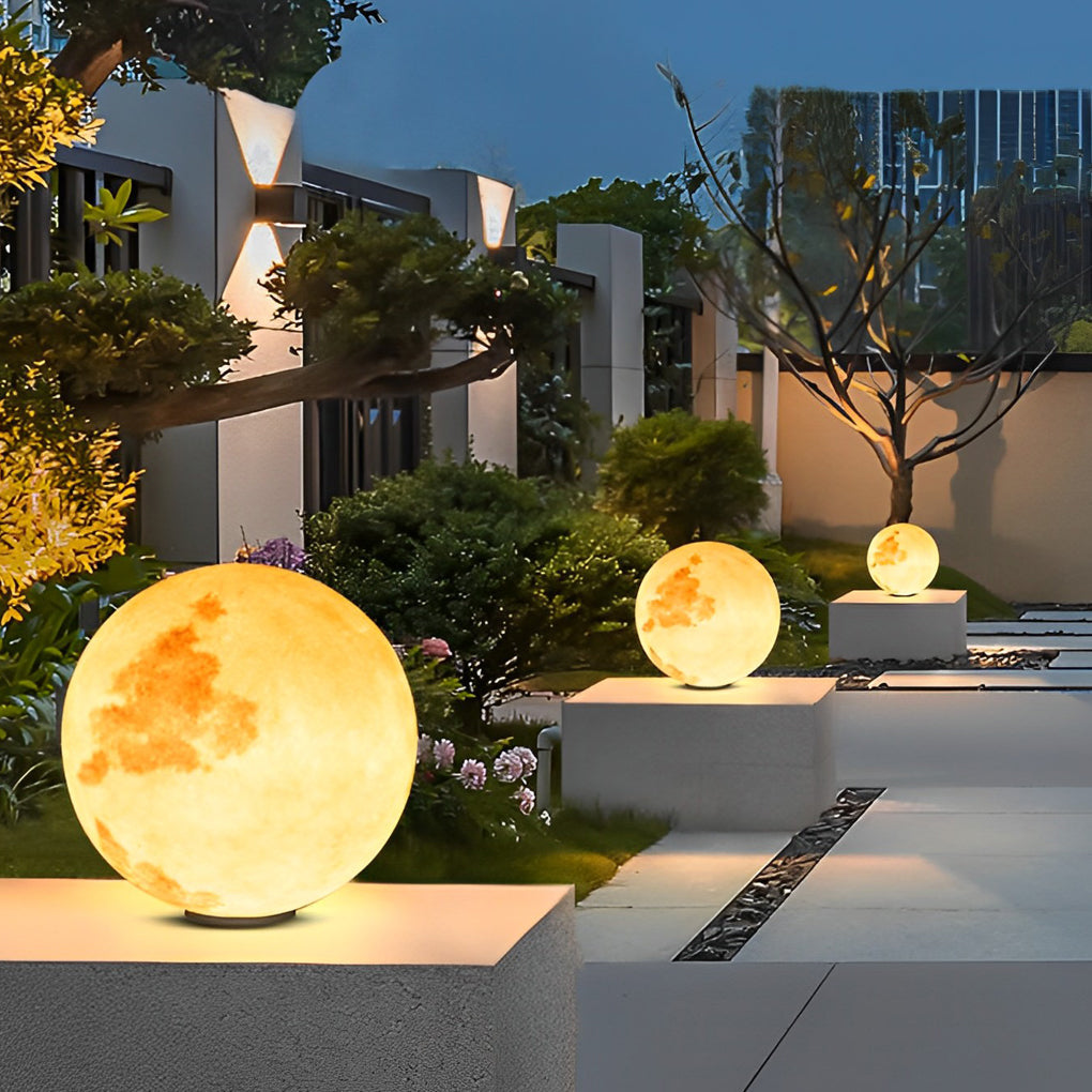 Moon-Shaped Outdoor Pier-Mount Pillar Light | Dazuma