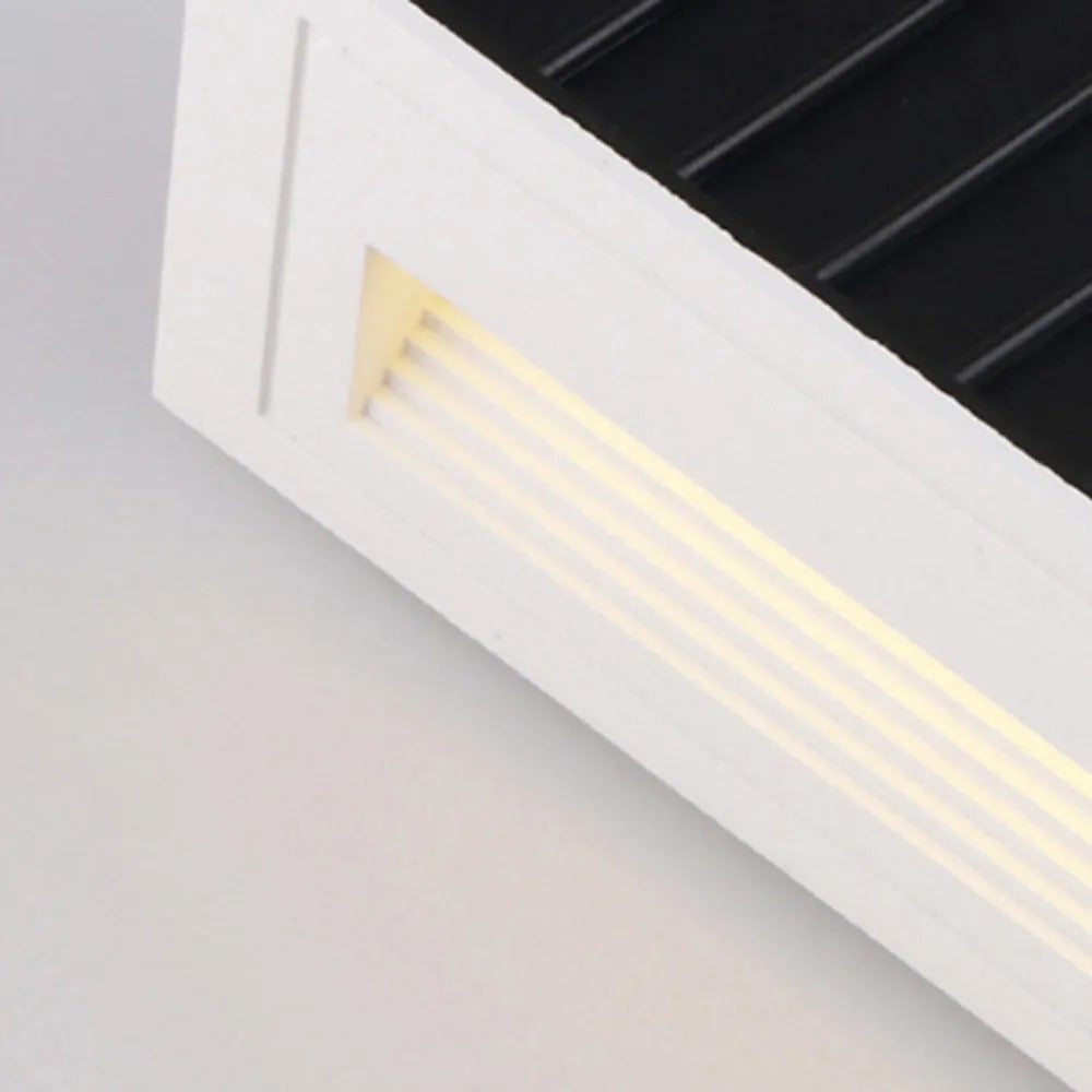 Valentina Modern Trigonal Linear Solar Outdoor Path Light - Lamp Outdoor