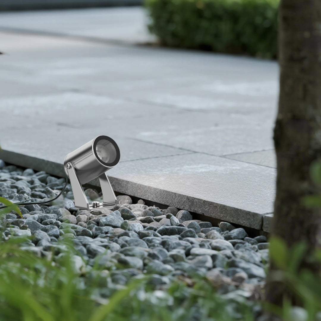 Industrial stakes for landscape lights designed for landscape and garden illumination applications